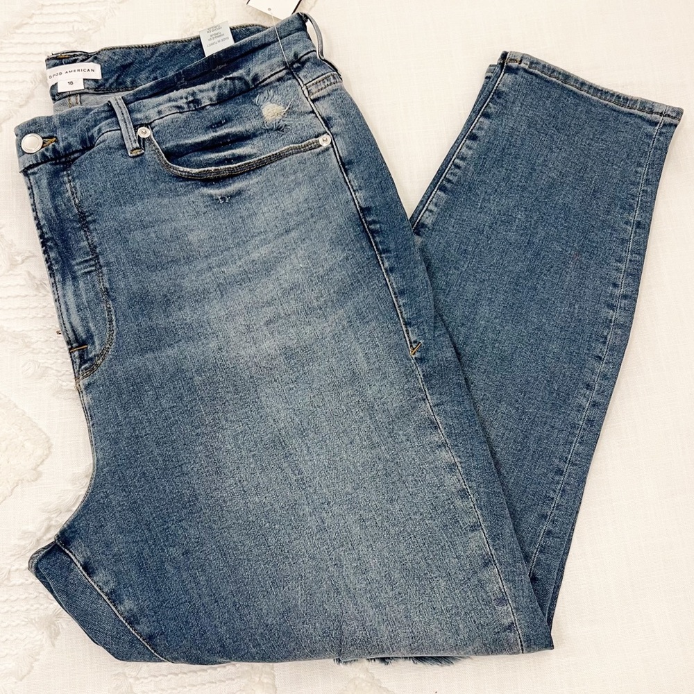 NWT-Good American Good Legs Cropped Jeans